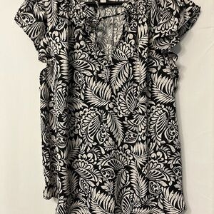 LOFT Black and White Leaf-Print Flutter Sleeve Blouse